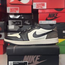 Jordan 1 Low Mocha Size 9.5 Men’s 