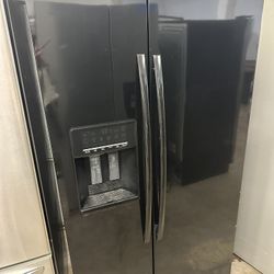 Whirlpool Gold Black Refrigerator W Ice & Water (contact info removed)