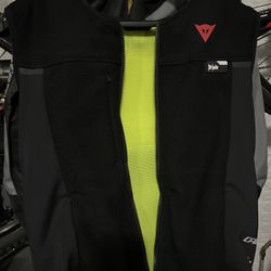 Motorcycle Vest Airbag.