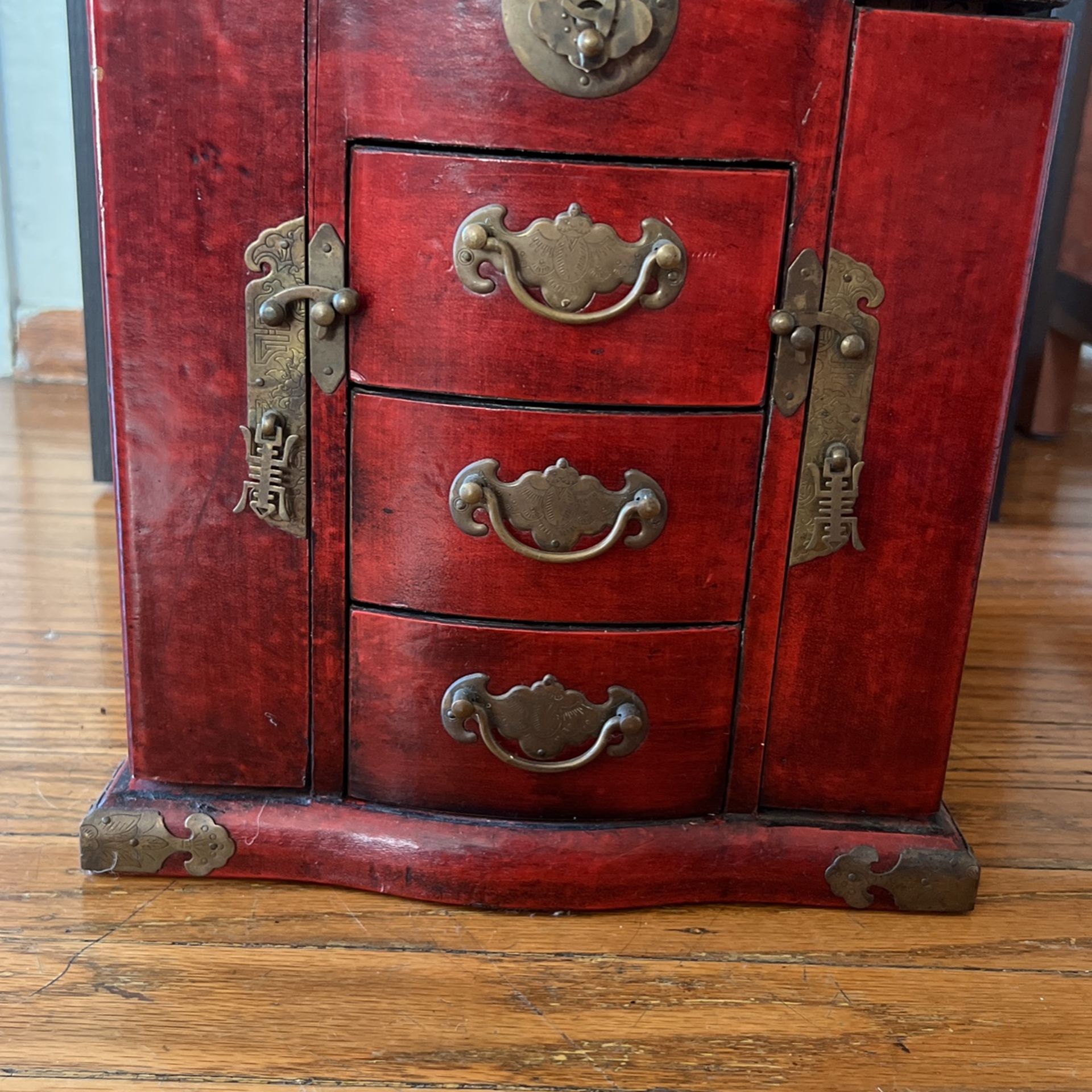 Antique Chinese Jewelry Box