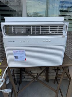 Frigidaire 8000-BTU Medium Room 115-Volt White Through-the-Wall Air Conditioner with Heater with Remote