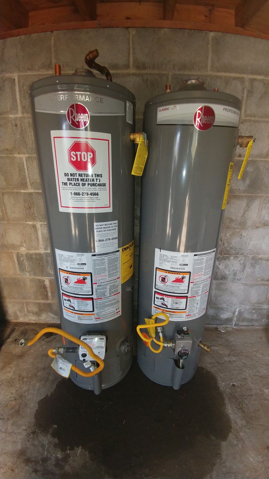 Two Hot water heater gas rheem 29 Gallons