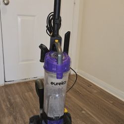 Vaccume Cleaner - EUREKA