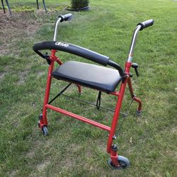 2 Wheeled Walker With Seat 