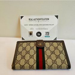 Authentic ~ Gucci Wallet 