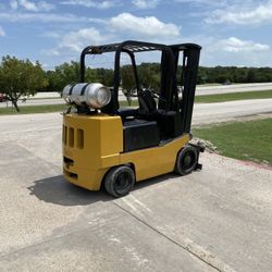 Forklift  Yale 5000 Lbs 3 Stage Side Shift Traction Tires 