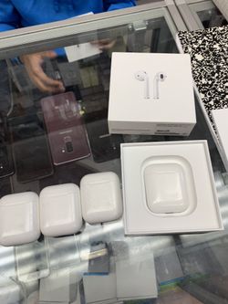 Apple AirPod wireless headphone