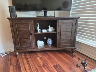 Corner TV Stand*Great Condition