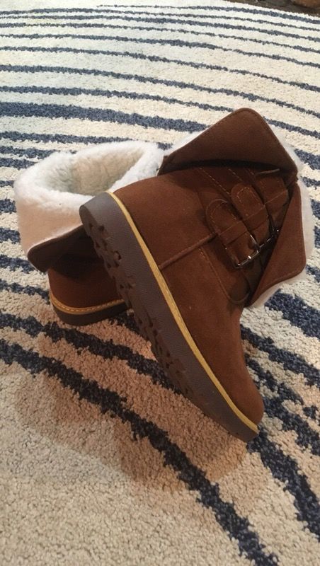 Fur buckle boots