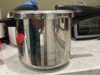 Brand New T- Fal Sensor 2X Prees Coocker  $60