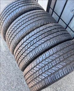 255 65 17 Goodyear tires Con 80% de Vida Las 4