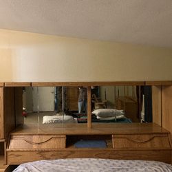 Free Headboard With Mirrow And Storage 