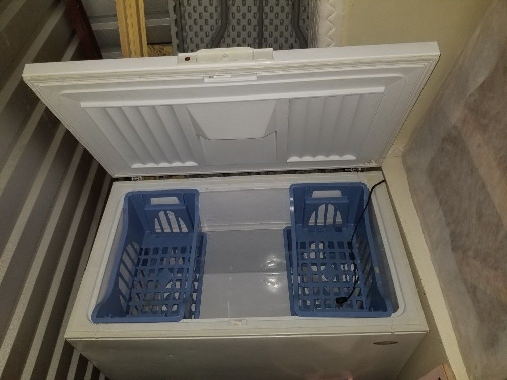 Whirlpool Deep freezer for Sale in Cleburne, TX OfferUp