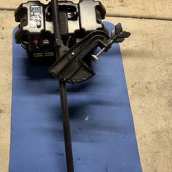 Minn Kota trolling 12 Volts new deep cycle Battery , 40 pounds Motor.