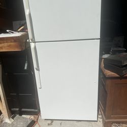 Hot point Fridge