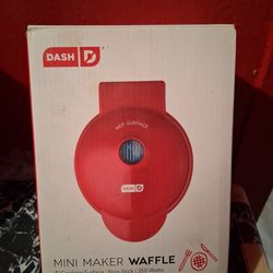 Mini waffle maker