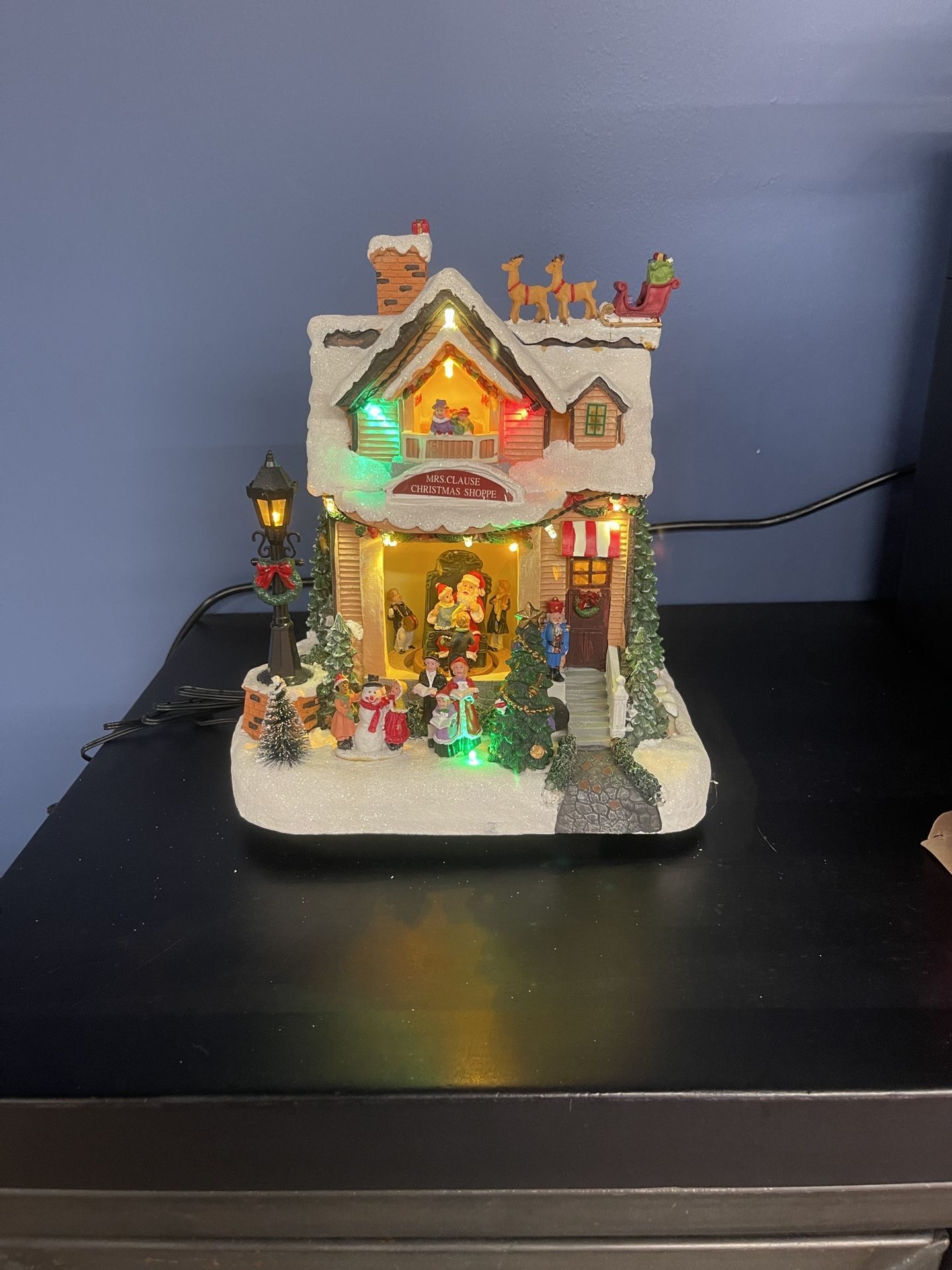 Carole Towne Mrs. Claus Shoppe Lights And Music