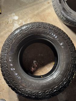 GoodYear Wrangler 265/70R16 Like New 