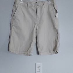 Old Navy Mens Khaki Shorts Size 32 NEW