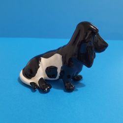 Vintage Porcelain German Dachshund Figurine Sitting Black and White Glossy RARE.
