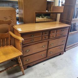 Vintage dresser with mirror for your furniture needs