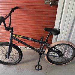 GT Bank BMX Bike 20” – Custom Tires