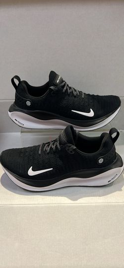 NIKE INFINITE RUN 4 REACTX “BLACK WHITE”