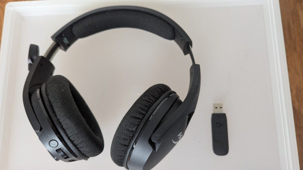 HyperX Cloud Stinger wireless gaming headset