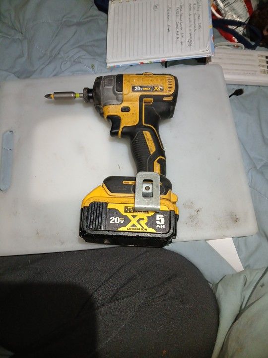 Dealt Cordless 20v Max Drill