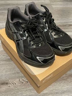 Asics shoes brand new