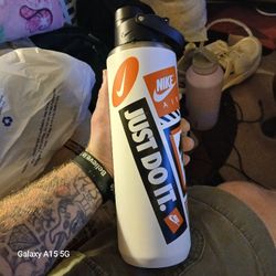 Nike Insulated Water Bottle