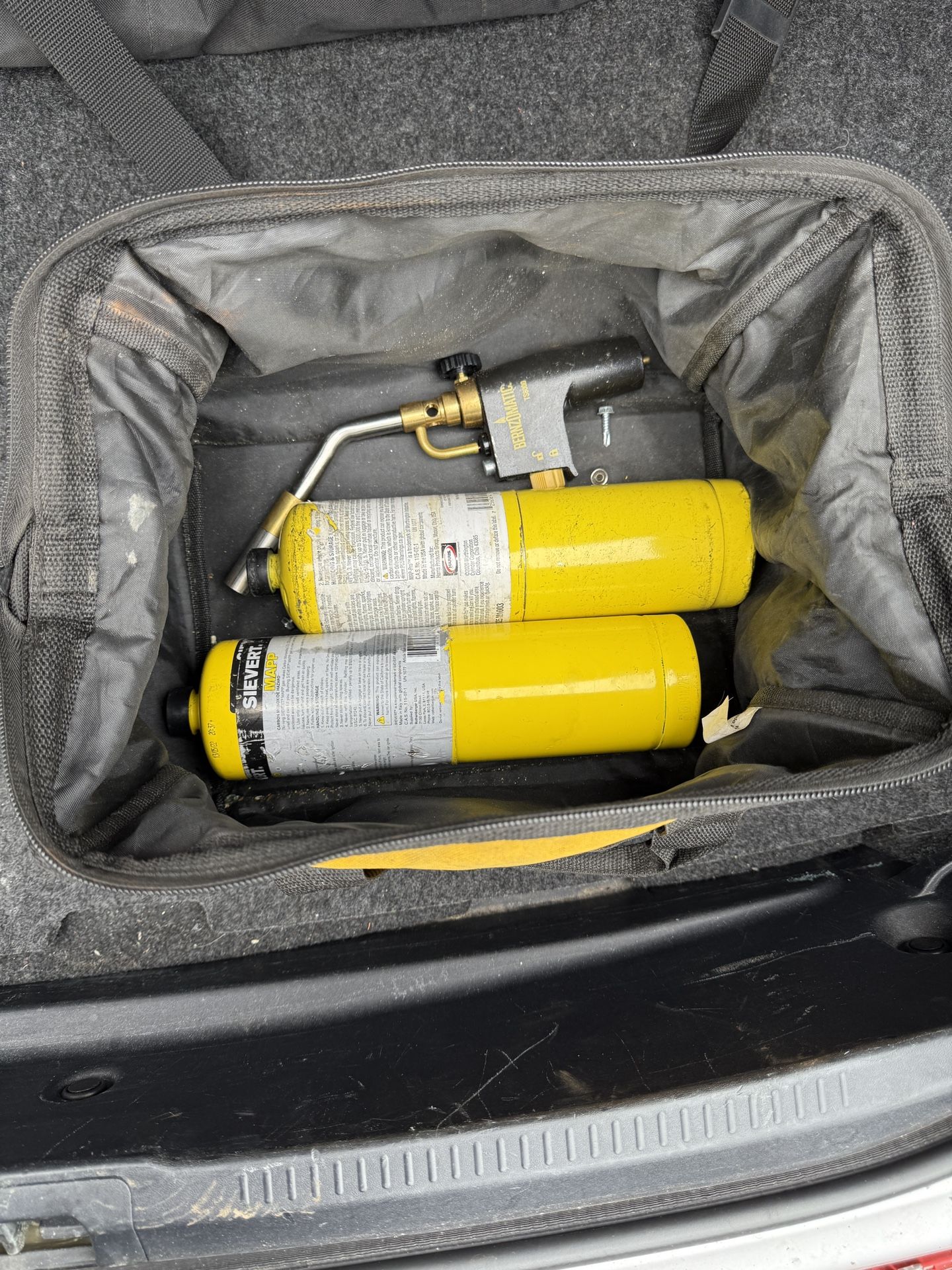 De Walt duffle bag with Map gas torch 