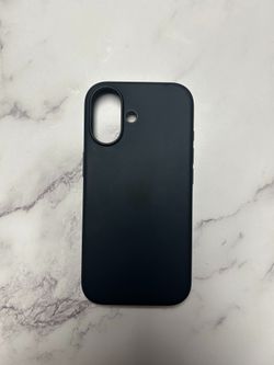 Apple iPhone 16 Silicone Case MagSafe Black Authentic