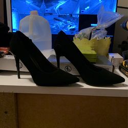 Black New Heels. Beautiful Expensive Looking. 
