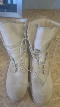 Boots size 10