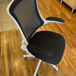 Flash Furniture Kelista Office Chair Mid-Back Mesh Swivel Ergonomic Flip-Up Arms