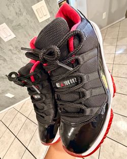 Jordan Air Retro Low 11  Bred Size 8 Men’s