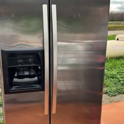 Kenmore Fridge 2door 