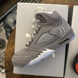 Wolf Grey 5 Size 7.5 