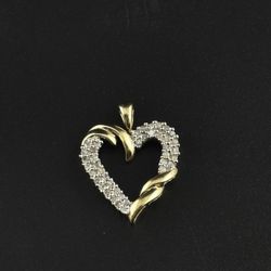 Gold Heart Pendant With Diamonds 