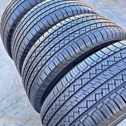 245-60R18 MICHELLINES Set Of 4)Vendo un set de llantas en perfecta condición 80% life 🏁🚘🚘
