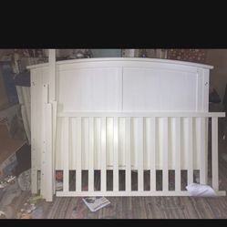 Baby crib/ Mattress