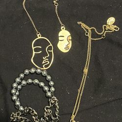 Grab Bag Of Jewelry Prices For The Set