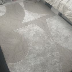 WEST ELM AREA RUG 5 x 8 