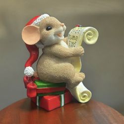 Charming Tails Reading List Mouse Figurine