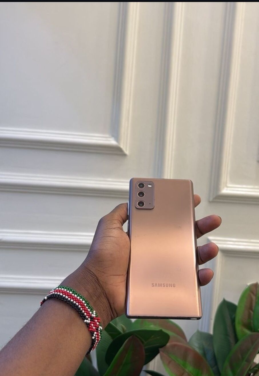 𝚂𝚊𝚖𝚜𝚞𝚗𝚐 𝙶𝚊𝚕𝚊𝚡𝚢 𝚗𝚘𝚝𝚎 𝟸𝟶