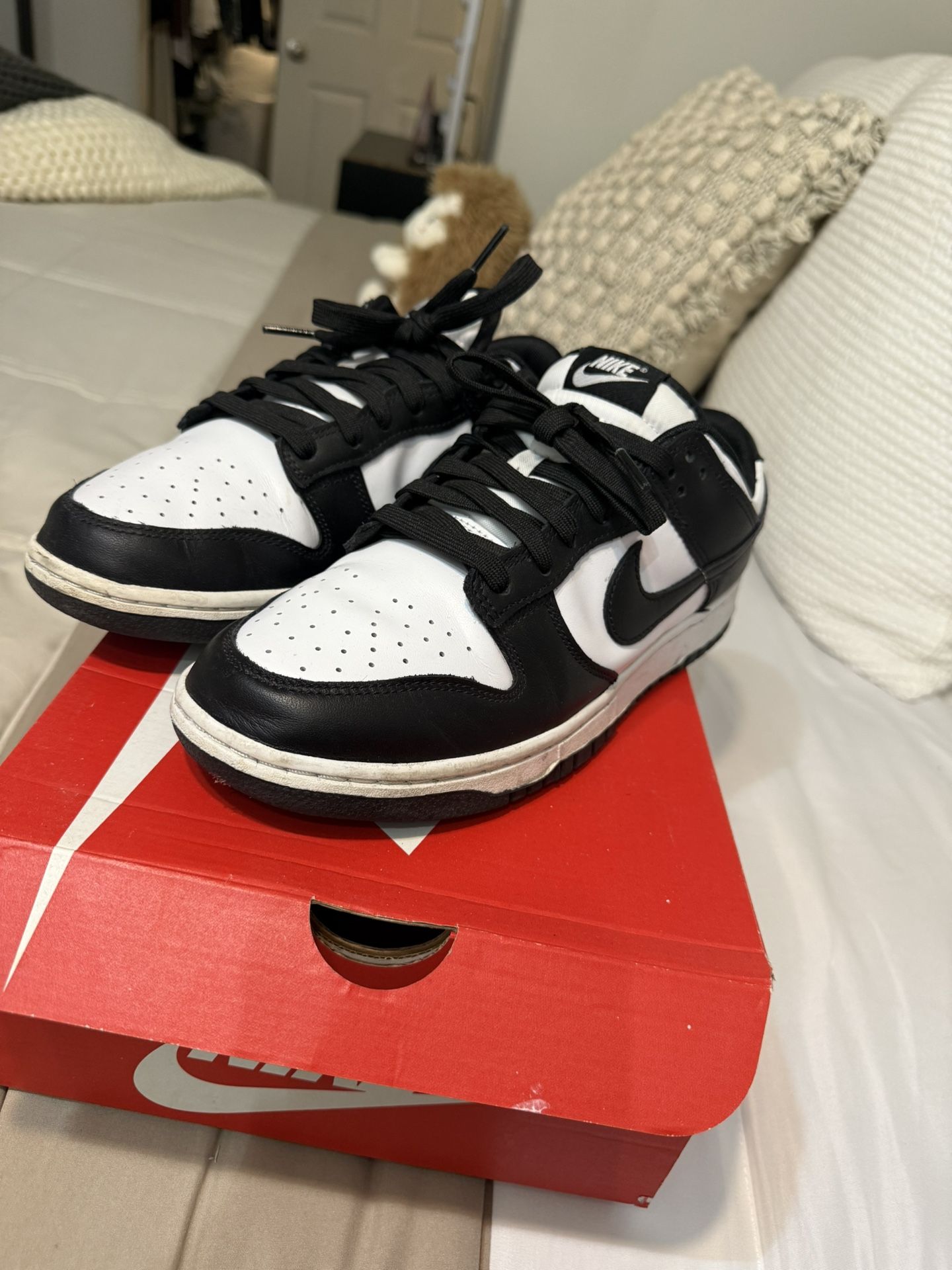 Nike Panda Dunks