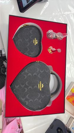 Coach set hand bags