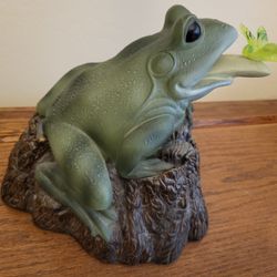 Frog dragonfly light