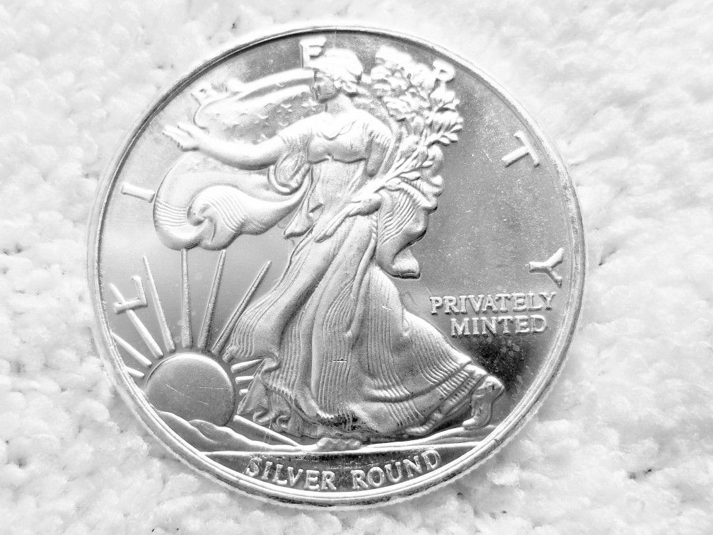 Lot of 11 - Walking Liberty .999 Fine Silver Rounds - BU Condition ...